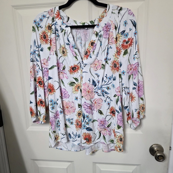 Crown & Ivy Flower Shirt - Picture 2 of 6